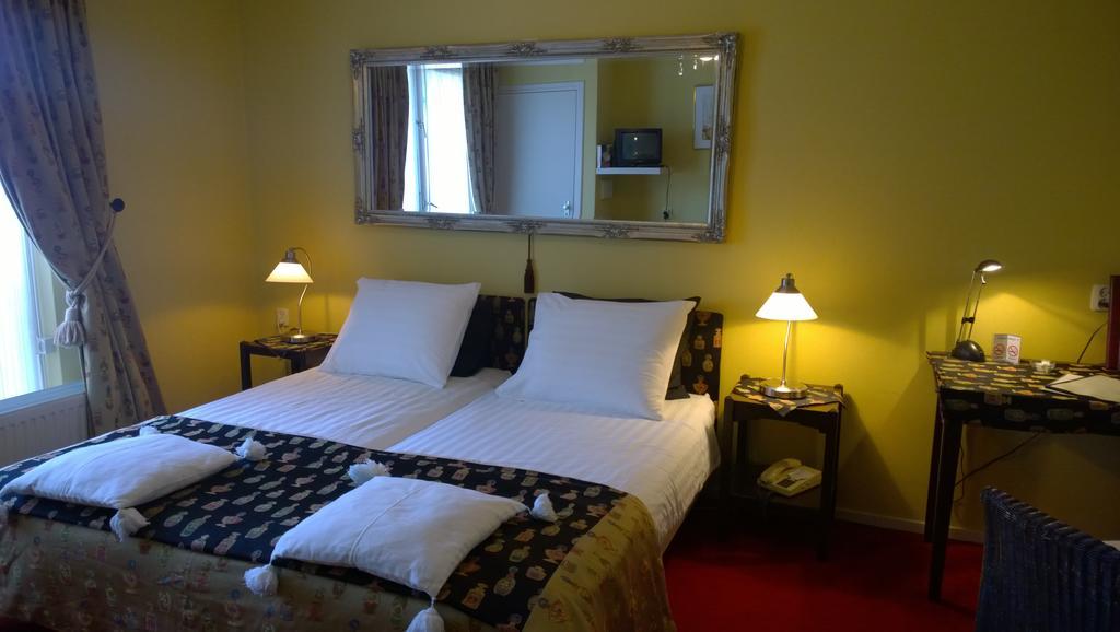 Hotel De Kroon Oirschot Eksteriør billede